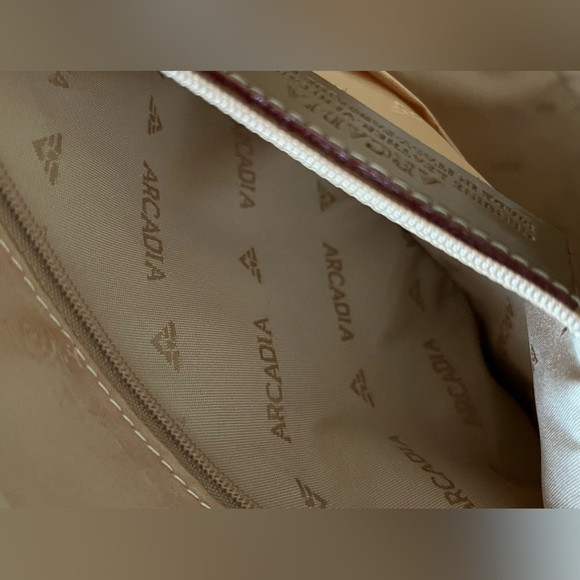 Arcadia Gold Patent Leather Satchel Large Handbag Purse Zip Double Handle Italy - Picture 14 of 16